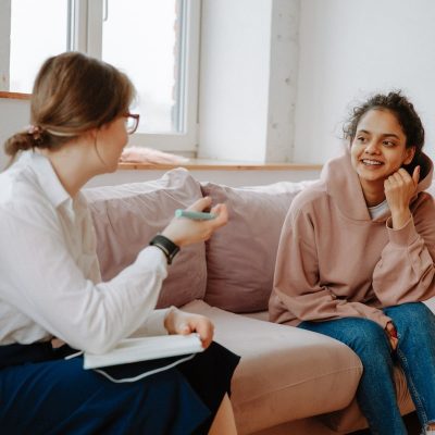 Life Coaching Vs. Therapy: Which One is Right for You?